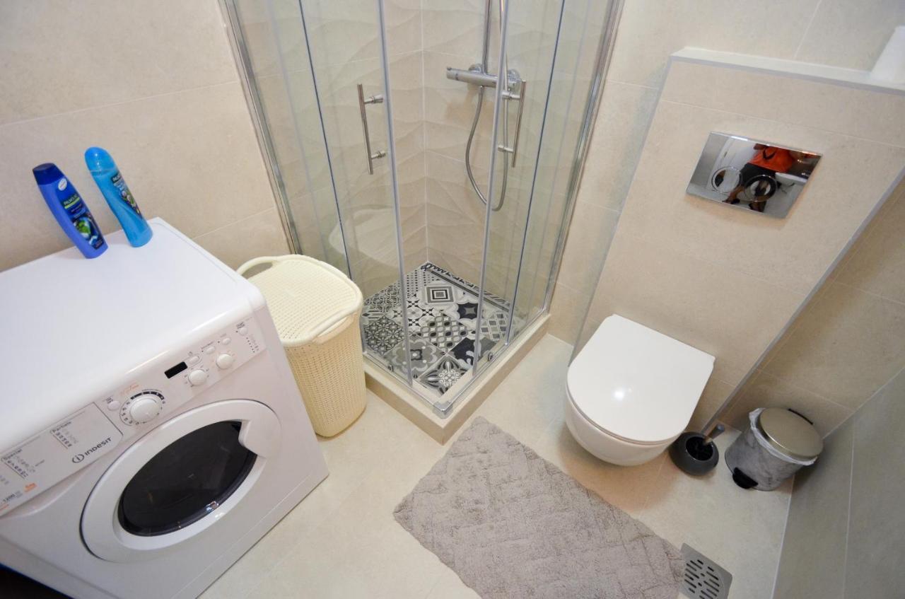 Seafront Apartment Vujovic Prcanj Bagian luar foto