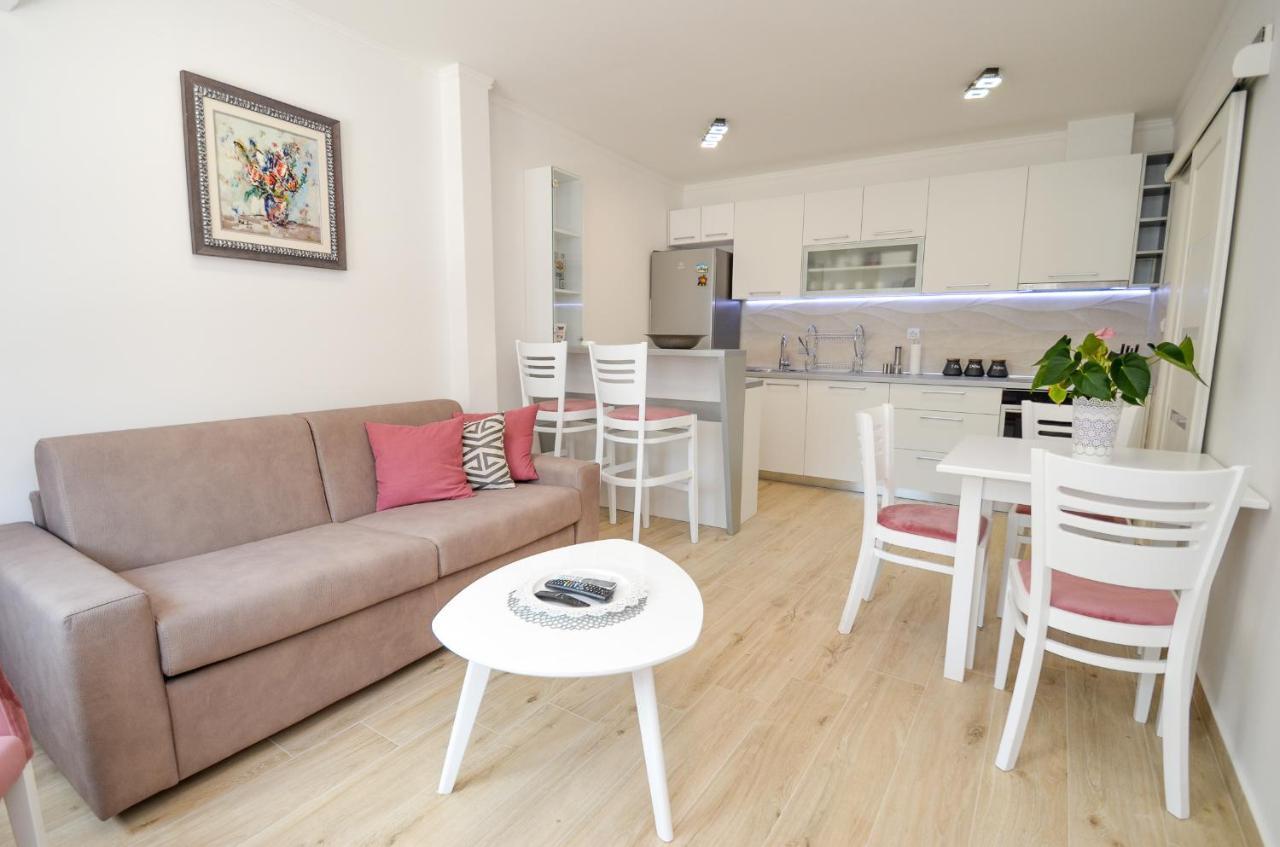 Seafront Apartment Vujovic Prcanj Bagian luar foto