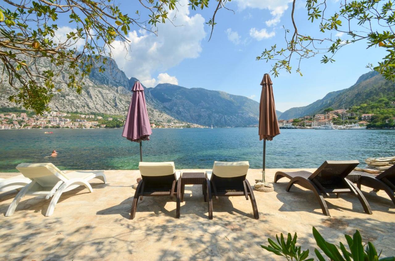 Seafront Apartment Vujovic Prcanj Bagian luar foto